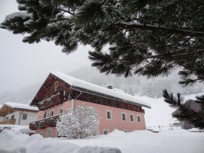 Urlaub im Ferienhaus Meins in Osttirol direkt neben Schilift und Piste